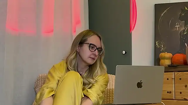 KiraxFate online show from 11/13/25, 06:51