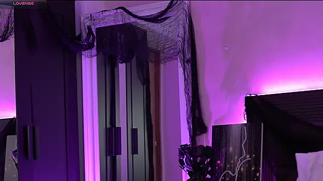 Snapshot of Melany_Ass chatting on 10/27/25, 04:49 Melany Ass online show from 10/27/25, 04:49