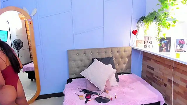 milavega  online show from 01/06/26, 02:10