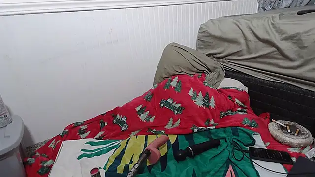 Snapshot of amymatthews92 chatting on 12/19/25, 03:57 amymatthews92 online show from 12/19/25, 03:57