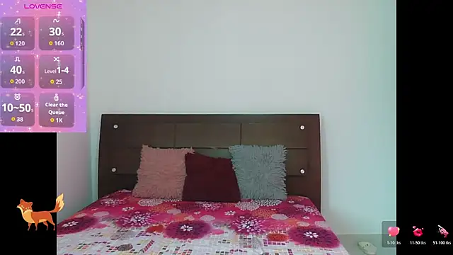 Snapshot of Ant_53 chatting on 11/13/25, 06:07 Ant 53 online show from 11/13/25, 06:07