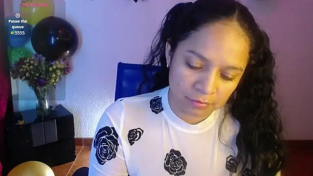 Sara cute92 online show from 10/23/25, 08:35