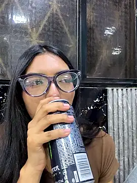 Snapshot of Sphere01 chatting on 01/08/26, 03:20 Sphere01 online show from 01/08/26, 03:20