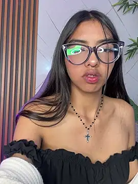 Snapshot of Sphere01 chatting on 01/09/26, 12:13 Sphere01 online show from 01/09/26, 12:13