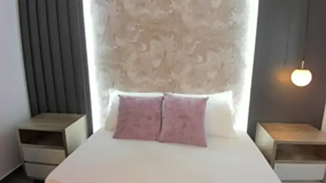 saliha pinky online show from 10/18/25, 04:37