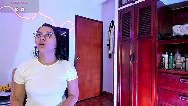 Dilan and Mia online show from 09/12/25, 01:00