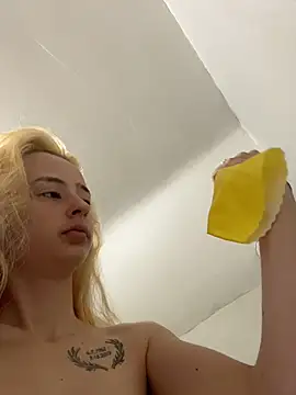 SeccySerena online show from 04/19/26, 02:38