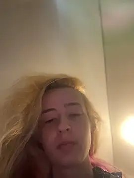 SeccySerena online show from 04/20/26, 03:37