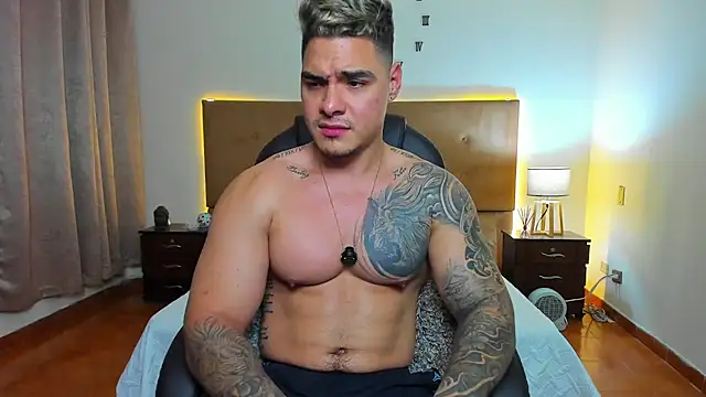 Snapshot of Steven_Velez chatting on 09/10/25, 01:05 Steven Velez online show from 09/10/25, 01:05