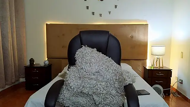 Snapshot of Steven_Velez chatting on 09/14/25, 12:43 Steven Velez online show from 09/14/25, 12:43