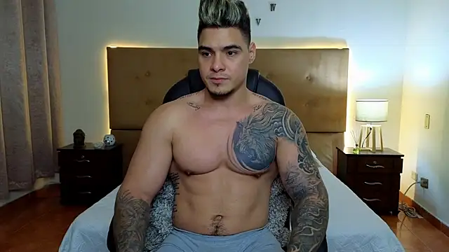 Snapshot of Steven_Velez chatting on 09/18/25, 01:40 Steven Velez online show from 09/18/25, 01:40