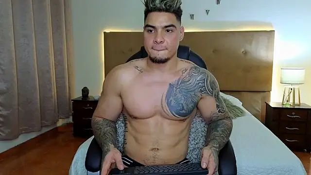 Snapshot of Steven_Velez chatting on 10/04/25, 02:31 Steven Velez online show from 10/04/25, 02:31