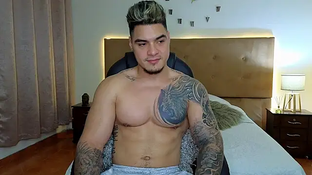 Snapshot of Steven_Velez chatting on 10/06/25, 12:52 Steven Velez online show from 10/06/25, 12:52