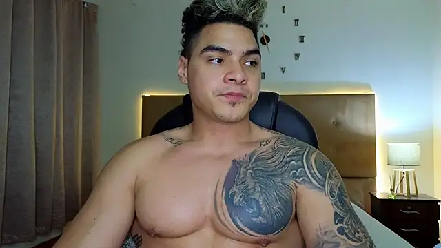 Snapshot of Steven_Velez chatting on 10/21/25, 02:12 Steven Velez online show from 10/21/25, 02:12