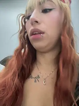 Snapshot of Sallem_Pink chatting on 01/19/26, 11:25 Sallem Pink online show from 01/19/26, 11:25