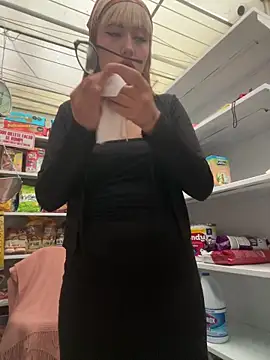 Snapshot of Sallem_Pink chatting on 03/03/26, 11:16 Sallem Pink online show from 03/03/26, 11:16