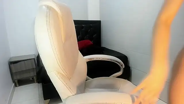 AshleyVanessaRx online show from 12/15/25, 03:05