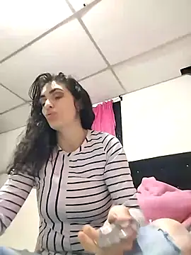 Snapshot of MeganHoffmaan chatting on 11/08/25, 11:03 MeganHoffmaan online show from 11/08/25, 11:03