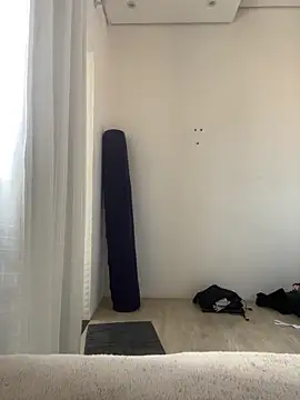 Snapshot of mayconroque chatting on 12/18/25, 05:19 mayconroque online show from 12/18/25, 05:19