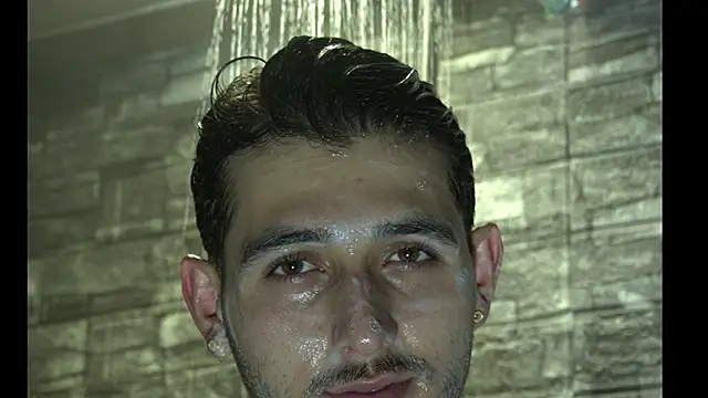 Snapshot of alejo__323__ chatting on 06/22/26, 03:25 alejo 323 online show from 06/22/26, 03:25