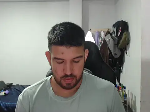 Snapshot of Axel11113 chatting on 09/19/25, 03:52 Axel11113 online show from 09/19/25, 03:52