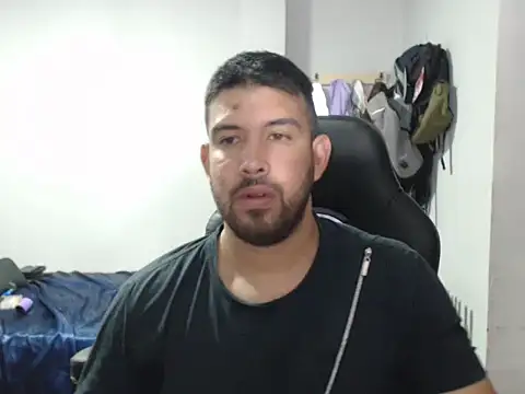 Snapshot of Axel11113 chatting on 09/20/25, 02:45 Axel11113 online show from 09/20/25, 02:45