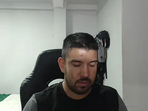 Snapshot of Axel11113 chatting on 11/08/25, 03:50 Axel11113 online show from 11/08/25, 03:50