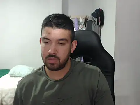 Snapshot of Axel11113 chatting on 11/12/25, 02:34 Axel11113 online show from 11/12/25, 02:34