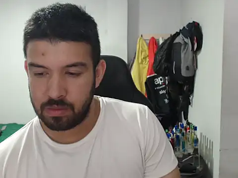 Snapshot of Axel11113 chatting on 11/26/25, 02:23 Axel11113 online show from 11/26/25, 02:23