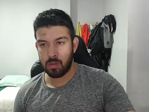 Snapshot of Axel11113 chatting on 11/28/25, 02:36 Axel11113 online show from 11/28/25, 02:36