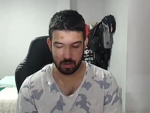 Snapshot of Axel11113 chatting on 12/01/25, 02:05 Axel11113 online show from 12/01/25, 02:05