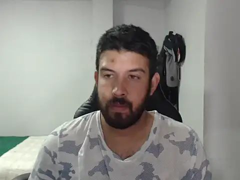 Snapshot of Axel11113 chatting on 12/15/25, 02:16 Axel11113 online show from 12/15/25, 02:16