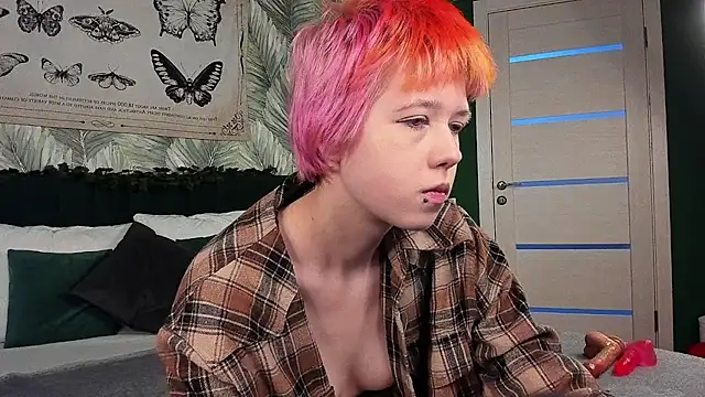 CarolineRichter online show from 12/05/25, 12:41