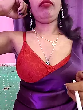 priya 26 online show from 09/17/25, 12:40