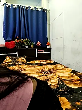 priya 26 online show from 04/06/26, 11:44