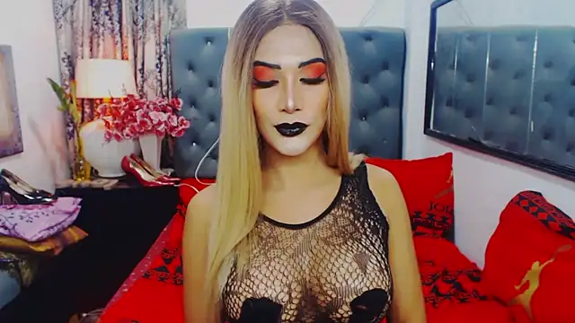 Snapshot of Mistress4fun chatting on 10/29/25, 07:32 Mistress4fun online show from 10/29/25, 07:32