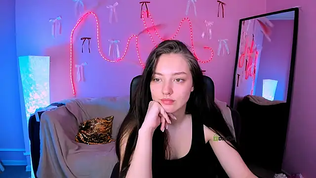 eva smiith  online show from 03/19/26, 06:39