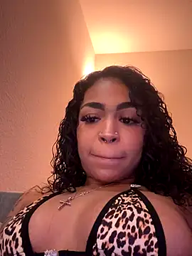 Snapshot of azaraxxxamor chatting on 10/22/25, 10:09 azaraxxxamor online show from 10/22/25, 10:09