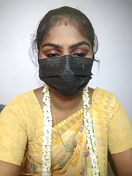 Snapshot of Tamil_Princess12 chatting on 04/17/26, 05:27 Tamil Princess12 online show from 04/17/26, 05:27