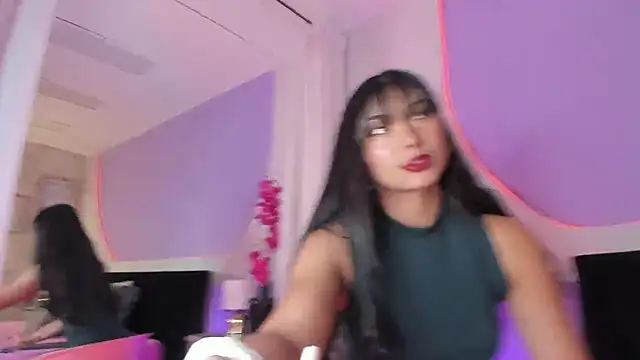  HAANNAH  online show from 11/11/25, 07:58