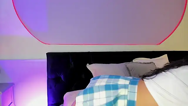  HAANNAH  online show from 12/01/25, 07:52