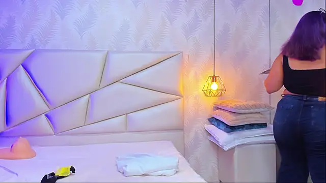 lulukawai16 online show from 09/15/25, 07:25