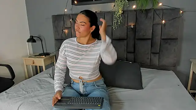 RiriiBrunette   online show from 11/01/25, 08:11