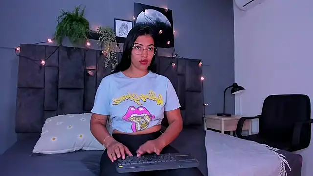 RiriiBrunette   online show from 11/04/25, 07:35