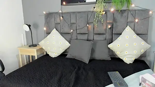 RiriiBrunette   online show from 11/12/25, 11:43