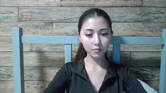 Virginia Hicks online show from 10/03/25, 06:38