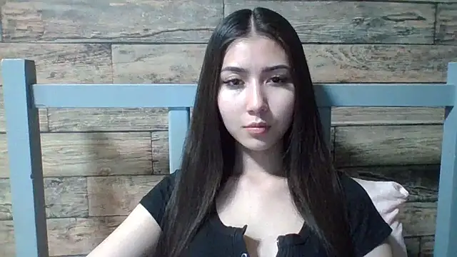 Snapshot of Virginia_Hicks chatting on 11/23/25, 05:24 Virginia Hicks online show from 11/23/25, 05:24