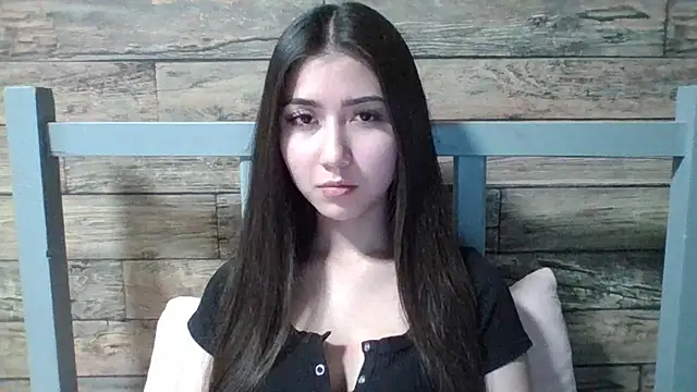 Snapshot of Virginia_Hicks chatting on 11/28/25, 02:31 Virginia Hicks online show from 11/28/25, 02:31