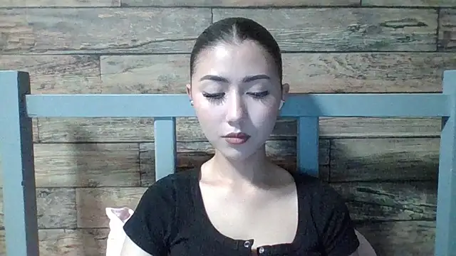 Snapshot of Virginia_Hicks chatting on 11/30/25, 08:46 Virginia Hicks online show from 11/30/25, 08:46