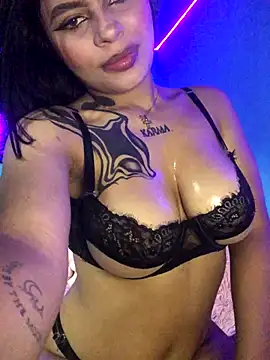 Snapshot of SophiaAlvarez chatting on 12/05/25, 08:27 SophiaAlvarez online show from 12/05/25, 08:27